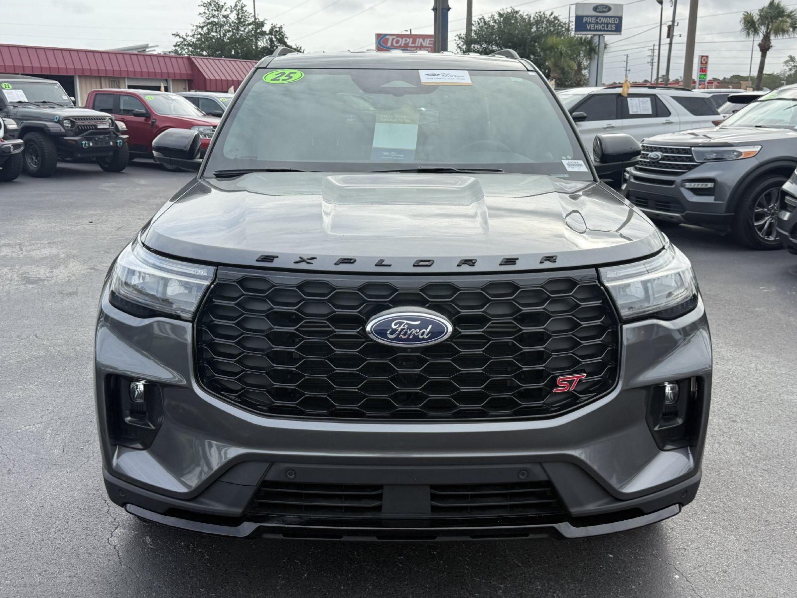 Certified 2025 Ford Explorer ST AWD/4WD image 9