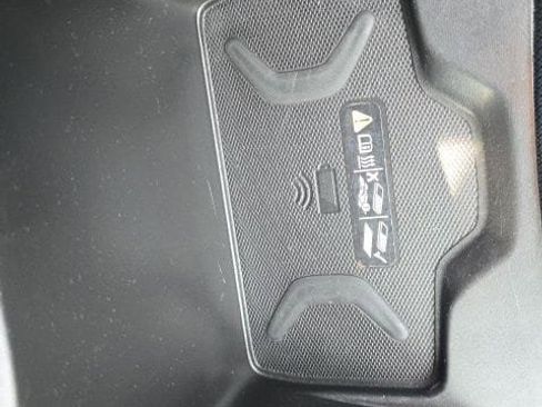 Used 2022 Chevrolet Colorado Z71 w/ Safety Package image 11