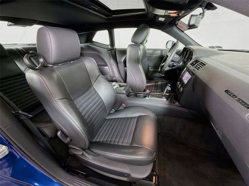 Used 2010 Dodge Challenger R/T RWD image 30
