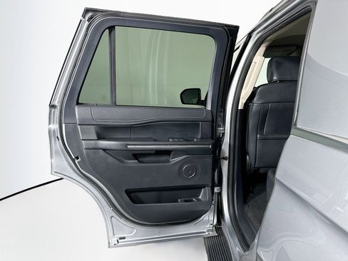 Used 2024 Ford Expedition XLT image 26