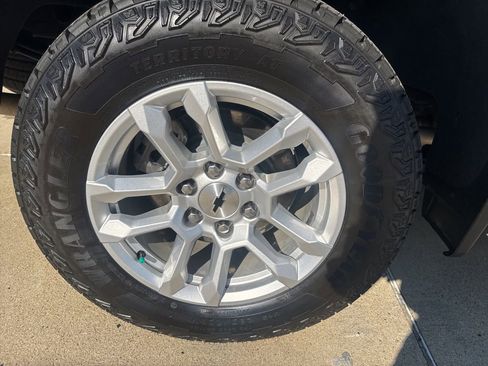 Used 2025 Chevrolet Silverado 1500 RST w/ Z71 Off-Road Package image 3