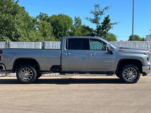 New 2026 Chevrolet Silverado 3500 LTZ w/ LTZ Premium Package AWD/4WD image 3