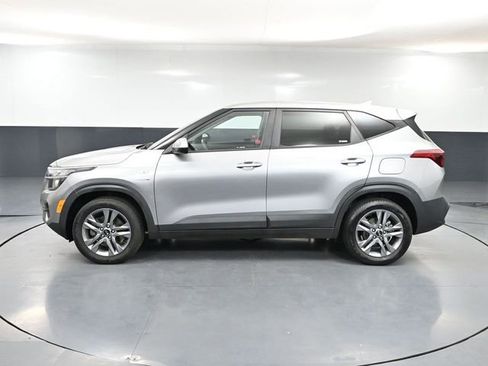 Used 2021 Kia Seltos LX image 9