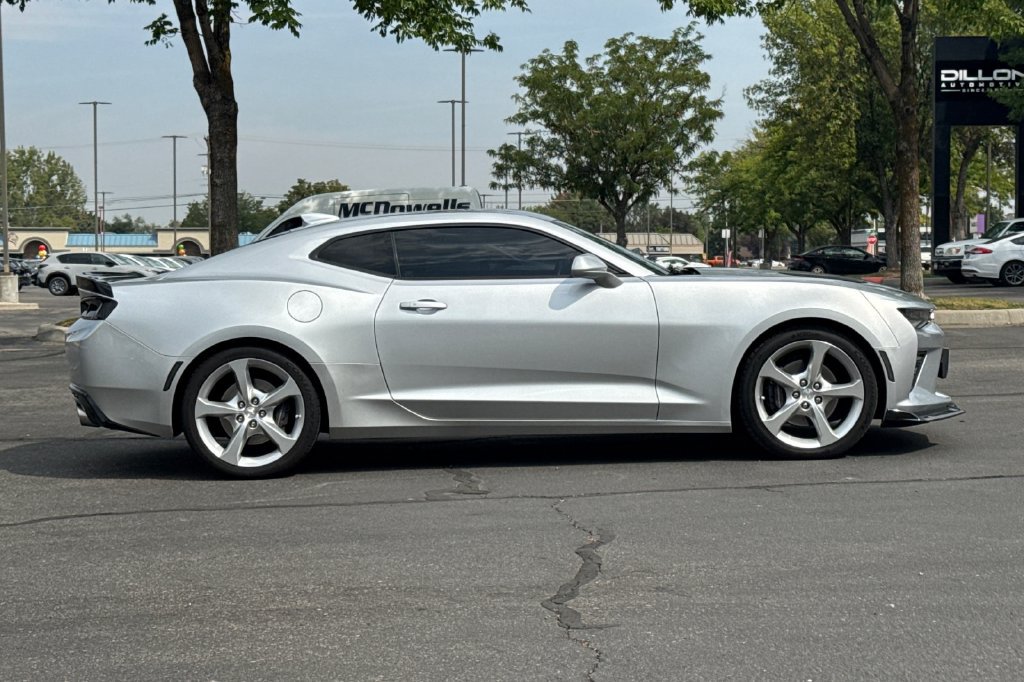 Used 2018 Chevrolet Camaro SS RWD image 3
