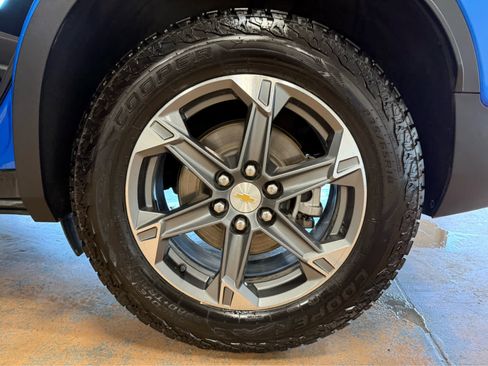 Used 2025 Chevrolet Blazer LT AWD/4WD image 10