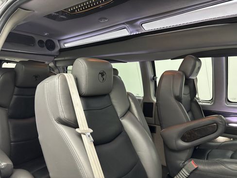 Used 2020 GMC Savana 2500 Extended w/ Enhanced Convenience Package RWD image 44