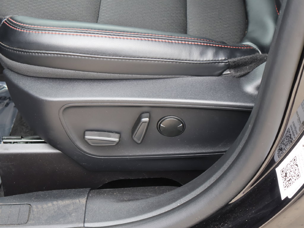 Certified 2025 Ford Escape ST-Line AWD/4WD image 23