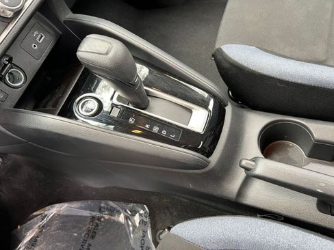 Used 2025 Nissan Versa SV image 37