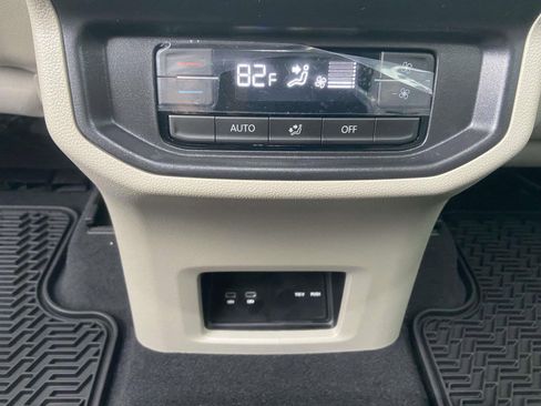 New 2026 Volkswagen Atlas SE FWD image 16