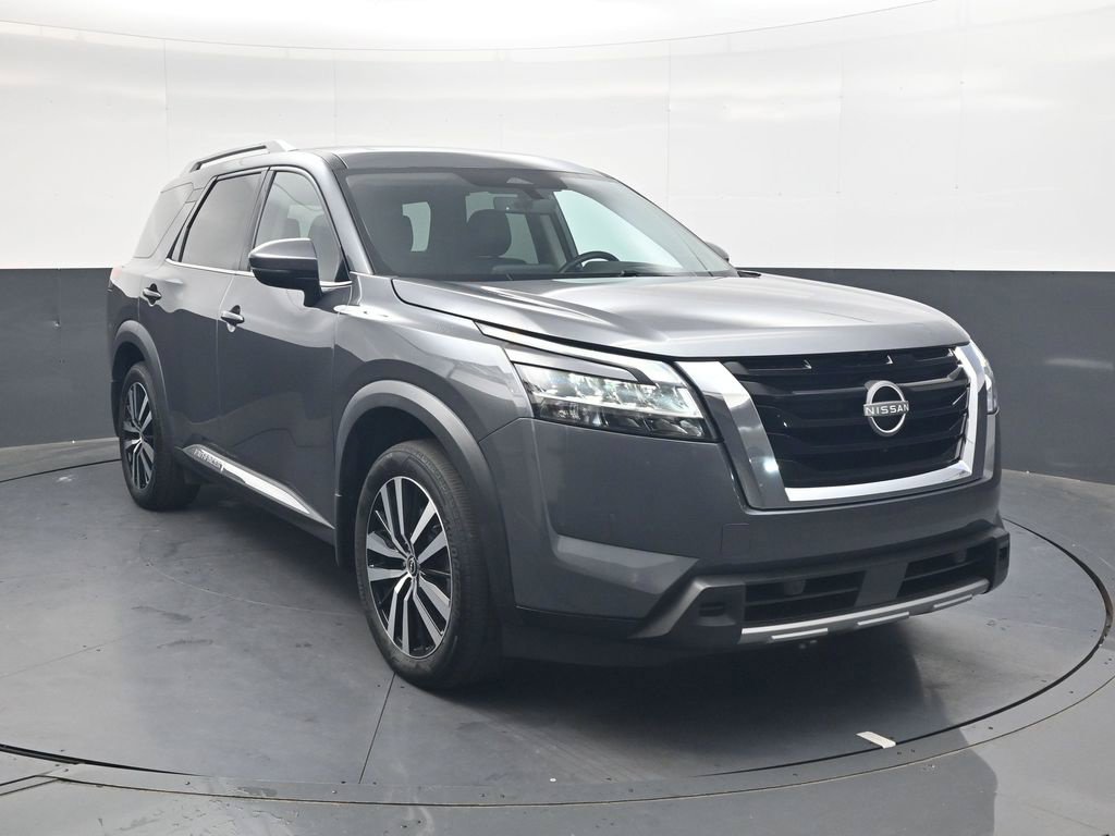 Used 2024 Nissan Pathfinder Platinum w/ Cargo Package FWD image 2