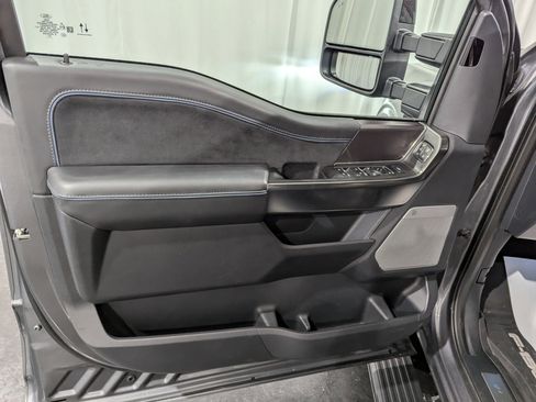 Used 2024 Ford F150 Platinum image 13