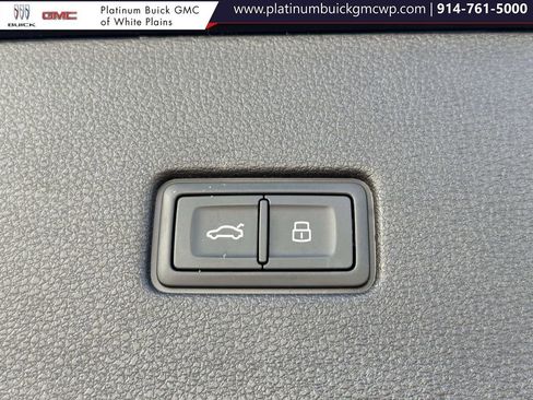 Used 2023 Audi Q8 Premium Plus image 14