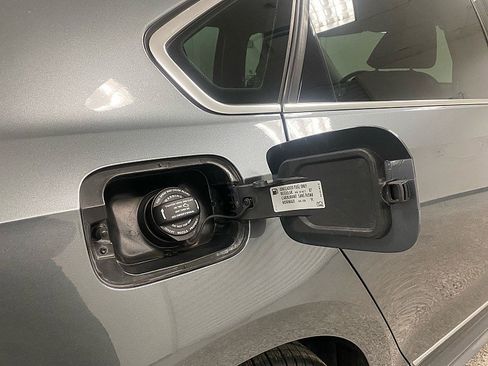 Used 2017 Volkswagen Passat 1.8T R-Line image 14