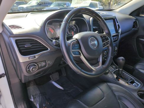 Used 2019 Jeep Cherokee Overland w/ Technology Group image 14