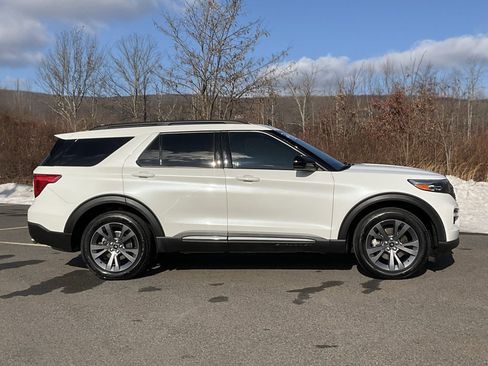 Used 2023 Ford Explorer XLT w/ Equipment Group 202A image 29
