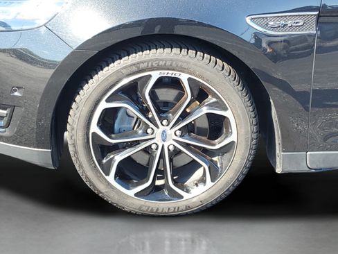 Used 2015 Ford Taurus SHO w/ Equipment Group 401A AWD/4WD image 30