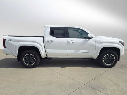 Used 2024 Toyota Tacoma TRD Sport RWD image 2