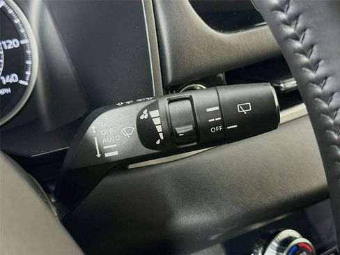 Used 2025 Mitsubishi Outlander SE FWD image 7