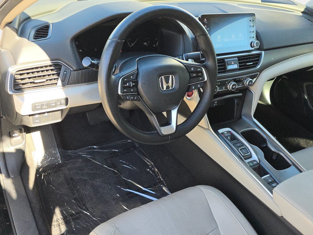 Used 2018 Honda Accord Touring image 19