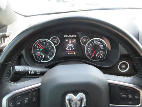 Used 2024 RAM 1500 Big Horn AWD/4WD image 26