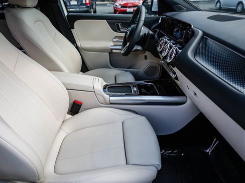 Certified 2025 Mercedes-Benz GLA 250 image 16