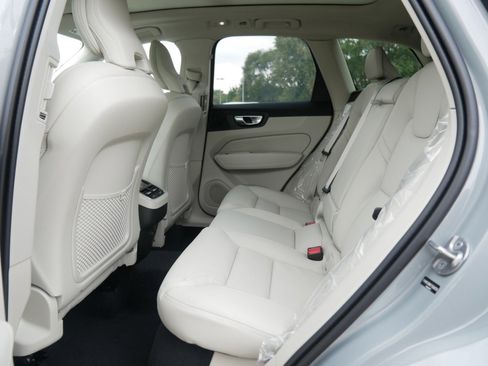 New 2026 Volvo XC60 B5 Ultra w/ Protection Package Premier image 6