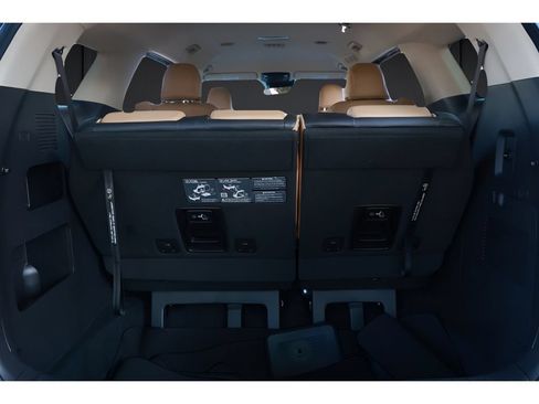 Used 2024 Kia Carnival LX FWD image 37