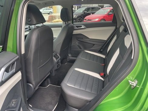 Certified 2025 Volkswagen Taos SEL image 8