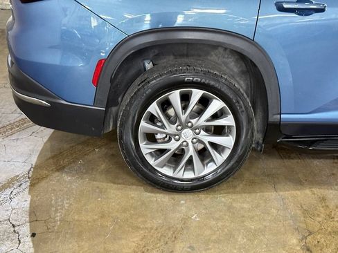 Used 2025 Buick Enclave Preferred w/ Power Package FWD image 5