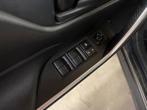 Used 2021 Toyota RAV4 LE image 11