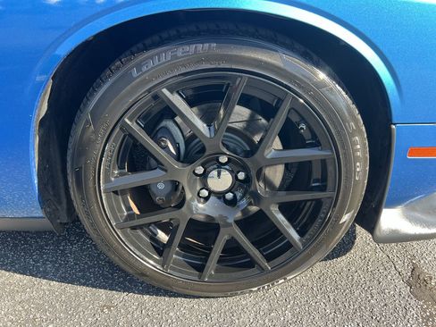Used 2015 Dodge Challenger R/T Scat Pack RWD image 13