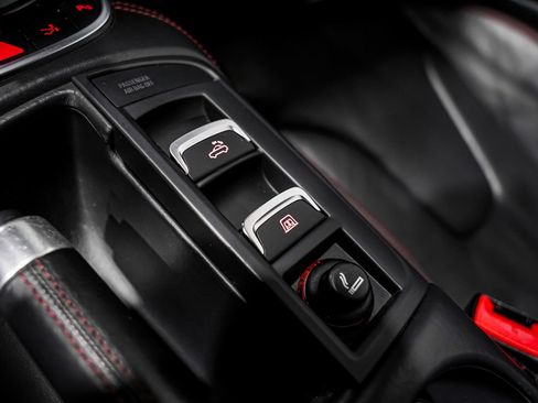 Used 2014 Audi R8 V8 w/ Full Leather Package AWD/4WD image 17