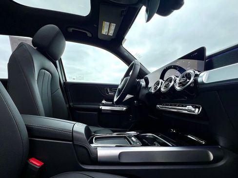 Certified 2026 Mercedes-Benz GLB 250 4MATIC image 18