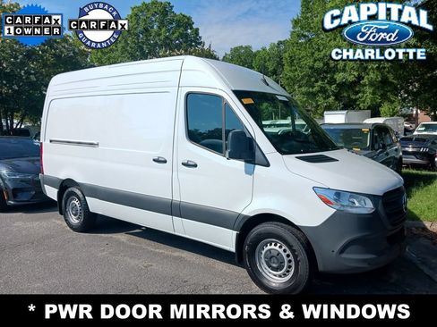 Used 2025 Mercedes-Benz Sprinter 2500 image 5