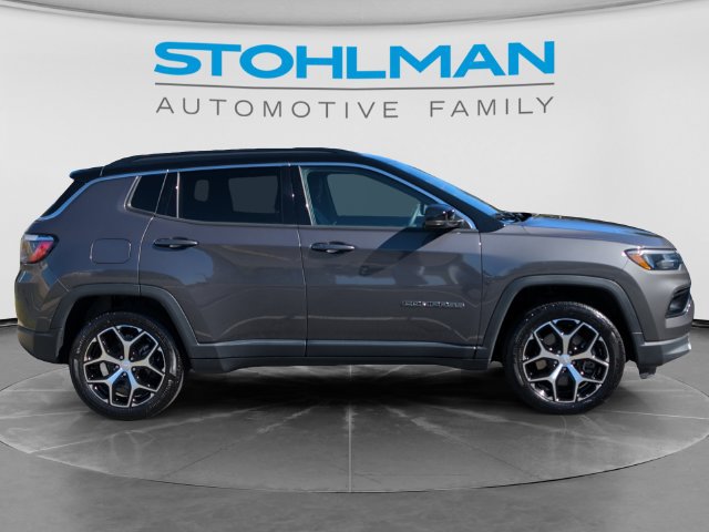 Used 2024 Jeep Compass Limited AWD/4WD image 4