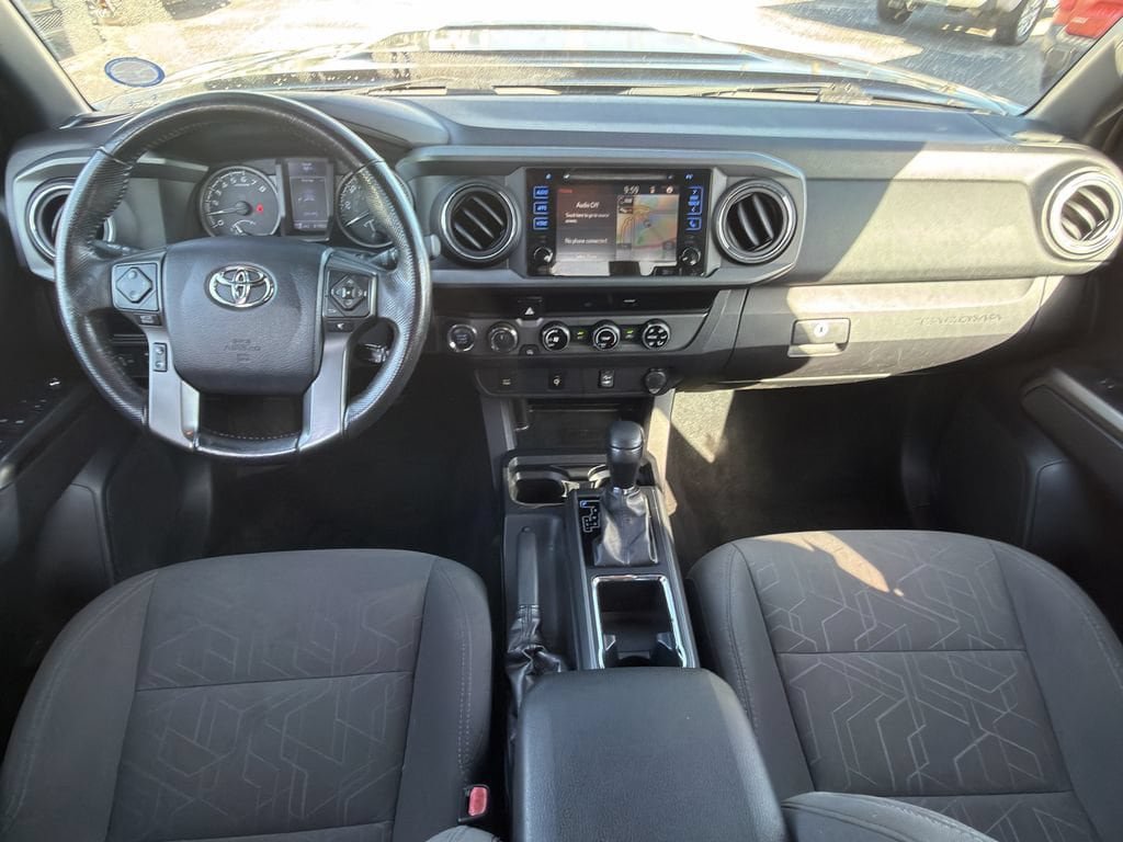 Used 2017 Toyota Tacoma TRD Sport w/ Tow Package (A/T) AWD/4WD image 13