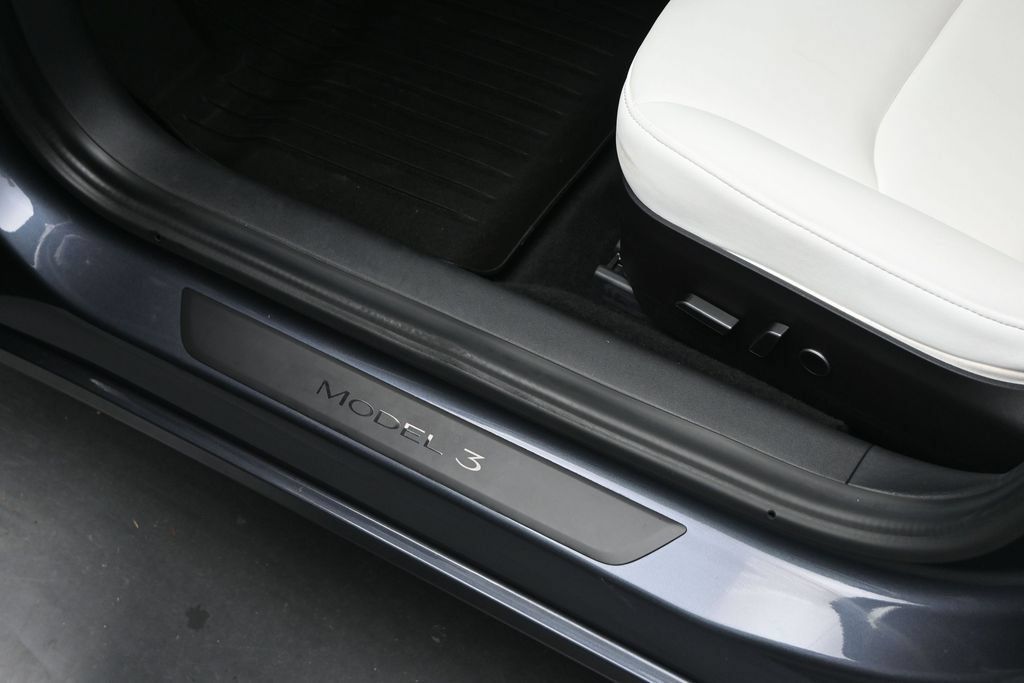 Used 2022 Tesla Model 3 Performance AWD/4WD image 7