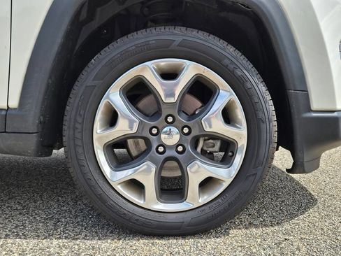 Used 2018 Jeep Compass Limited w/ Navigation Group AWD/4WD image 10