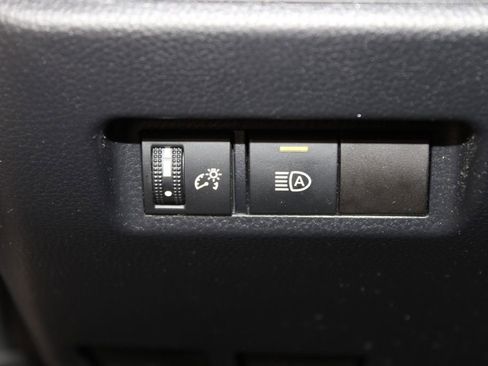 Used 2022 Toyota RAV4 LE FWD image 23