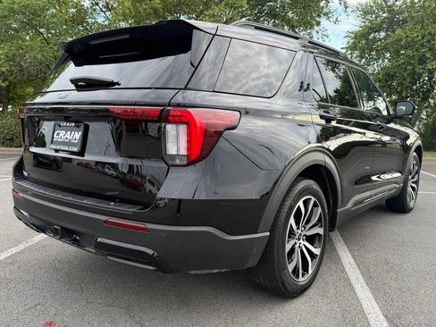 Used 2025 Ford Explorer ST-Line w/ Premium Package RWD image 7