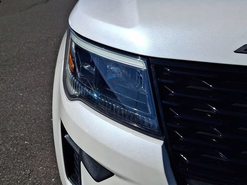 Used 2018 Ford Explorer Sport AWD/4WD image 9