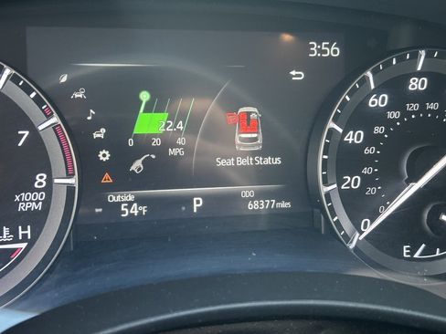 Used 2020 Toyota Highlander XLE image 19