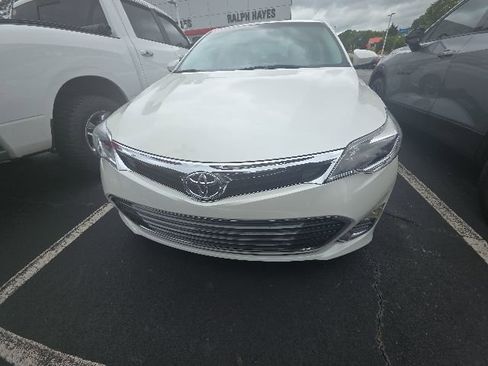 Used 2013 Toyota Avalon XLE FWD image 7