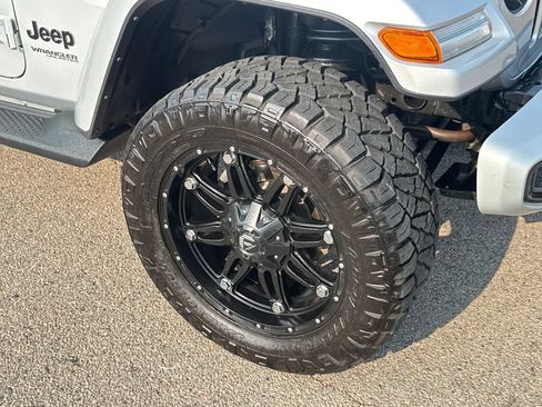 Used 2022 Jeep Wrangler Unlimited Sahara AWD/4WD image 46