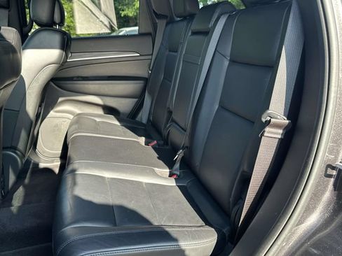 Used 2019 Jeep Grand Cherokee Limited AWD/4WD image 14