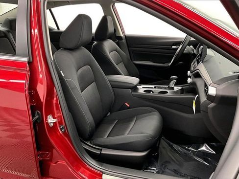 New 2025 Nissan Altima 2.5 SV w/ SV Special Edition Package image 34