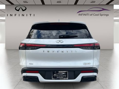 Certified 2024 INFINITI QX60 Luxe w/ Vision Package image 6