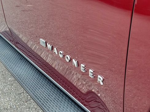Used 2022 Jeep Wagoneer Series II RWD image 8