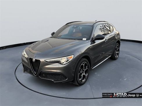 Used 2023 Alfa Romeo Stelvio Veloce image 1