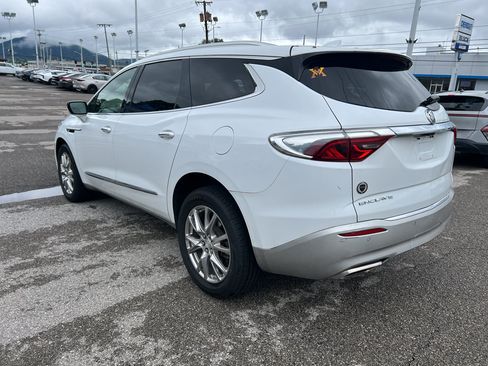 Used 2022 Buick Enclave Premium AWD/4WD image 7